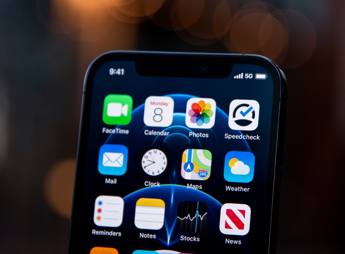 银州苹果手机维修分享为什么 iPhone 12 在冬季会自动关机 